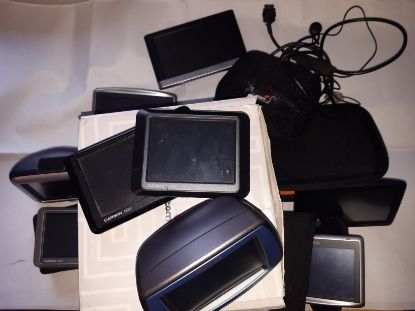 Picture of JOB LOT OF 11 GARMIN TOMTOM SAT NAV NAVIGATIONS 