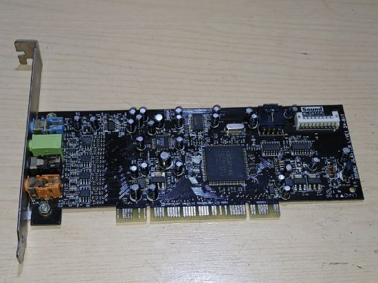 Picture of RETRO CREATIVE SOUND BLASTER LIVE! 24bit SB0410 PCI SOUND CARD