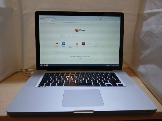 Picture of APPLE MACBOOK PRO 15in LATE 2008 LAPTOP with LINUX