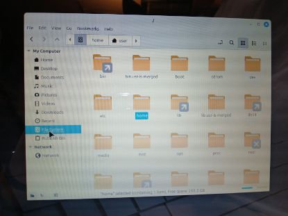 Picture of APPLE MACBOOK PRO 15in LATE 2008 LAPTOP with LINUX