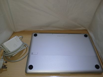 Picture of APPLE MACBOOK PRO 15in LATE 2008 LAPTOP with LINUX